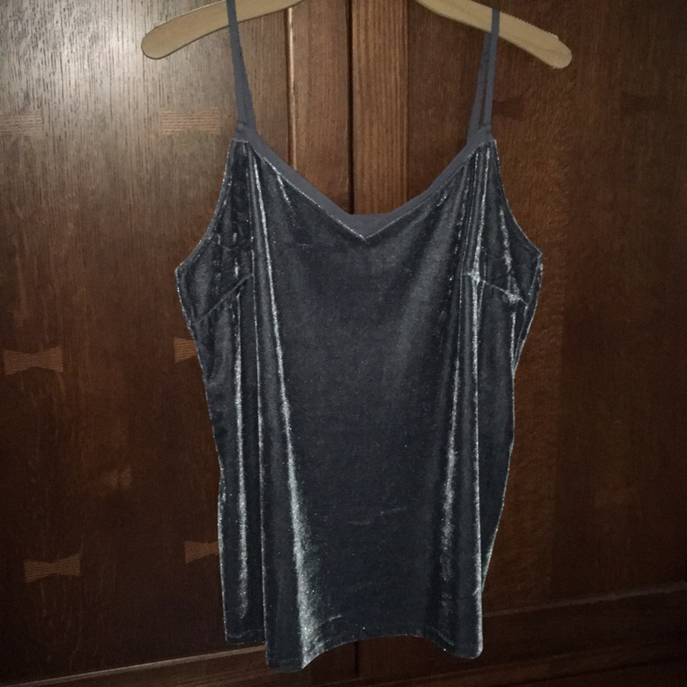 ❤️Velvet cami BANANA REPUBLIC tank V neck NWT - Picture 2 of 14